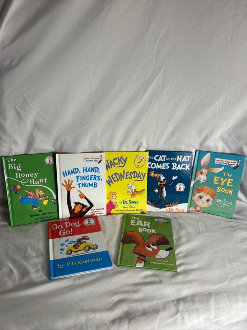 Dr. Seuss and authors Kids Book Bundle - Green, Yellow, Blue, White, Red Covers